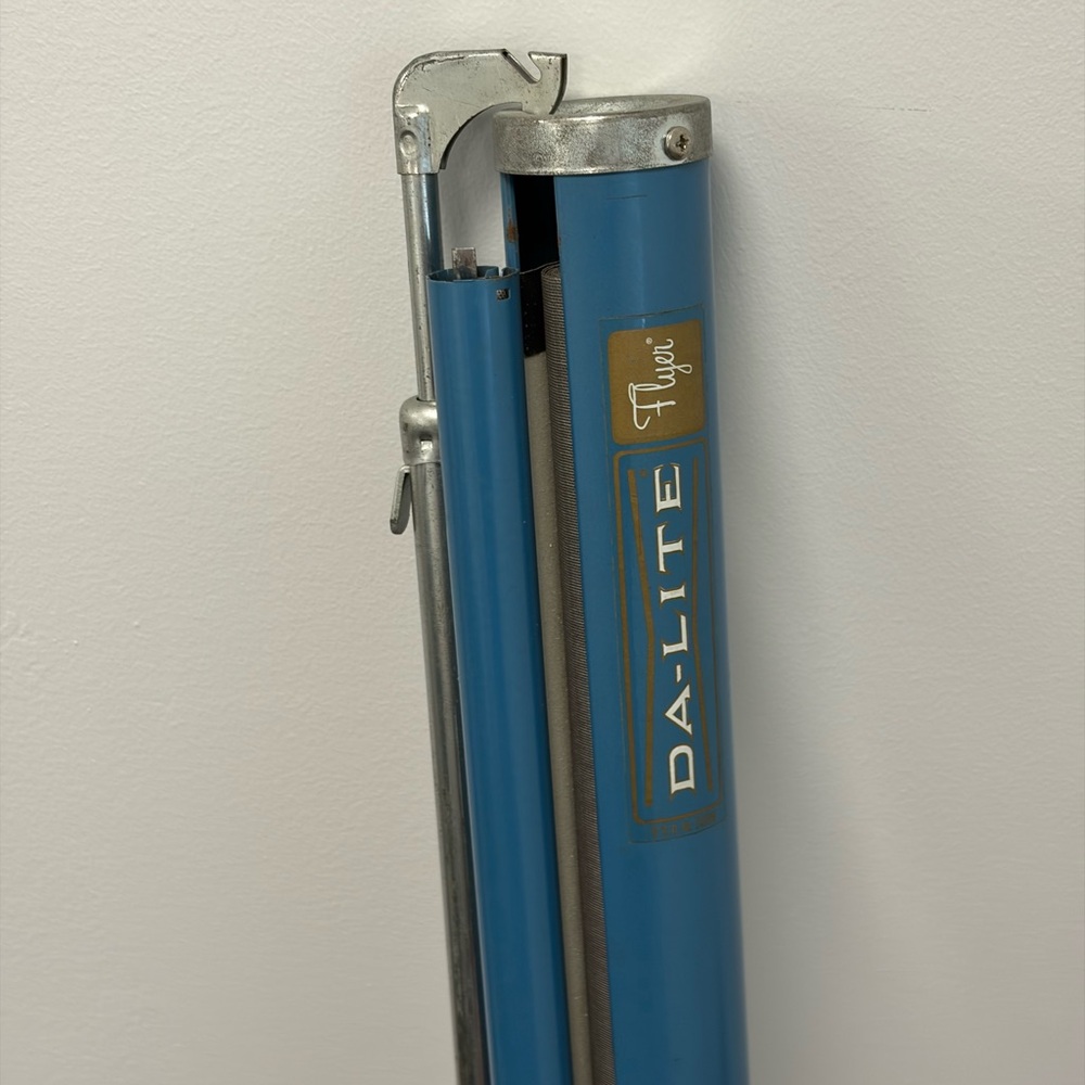 Vintage Da-Lite Flyer Portable Projection Screen - Picture 2 of 7
